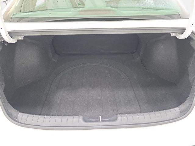 Used 2024 Hyundai Elantra SEL FWD image 34