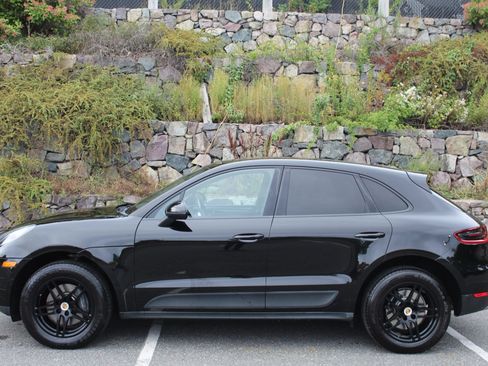 Used 2017 Porsche Macan AWD/4WD image 6