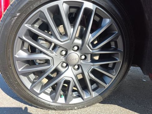 Used 2023 Jeep Compass Limited image 10