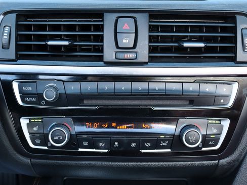 Used 2015 BMW M4 Convertible image 38