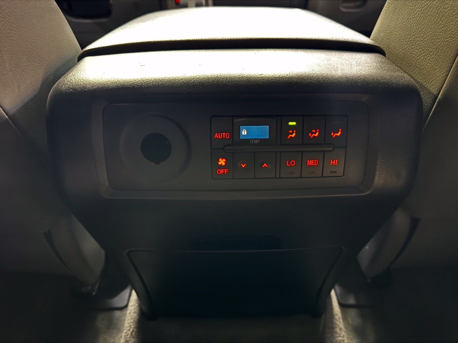 Used 2010 Toyota Sequoia SR5 AWD/4WD image 37