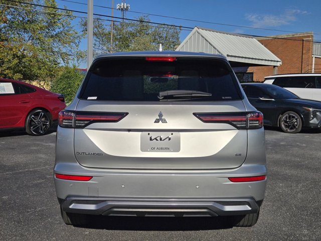 Used 2025 Mitsubishi Outlander SE AWD/4WD image 8