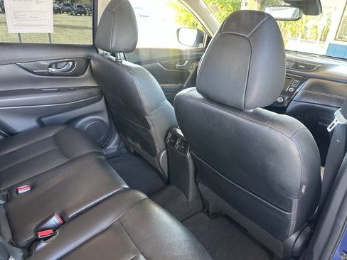 Used 2018 Nissan Rogue SL w/ Premium Package image 17