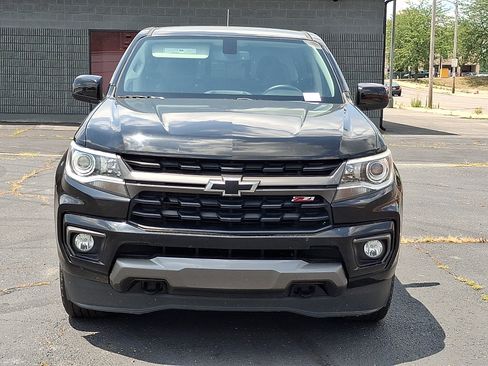 Used 2021 Chevrolet Colorado Z71 AWD/4WD image 2