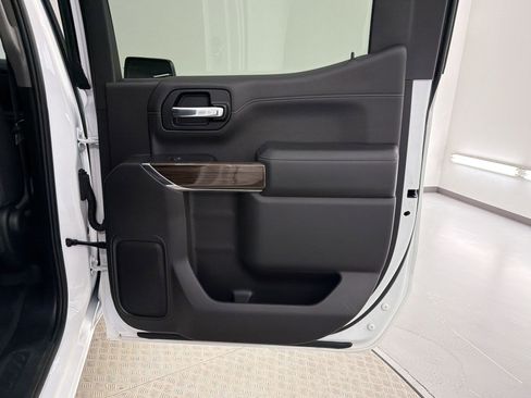 Used 2020 Chevrolet Silverado 1500 RST image 28