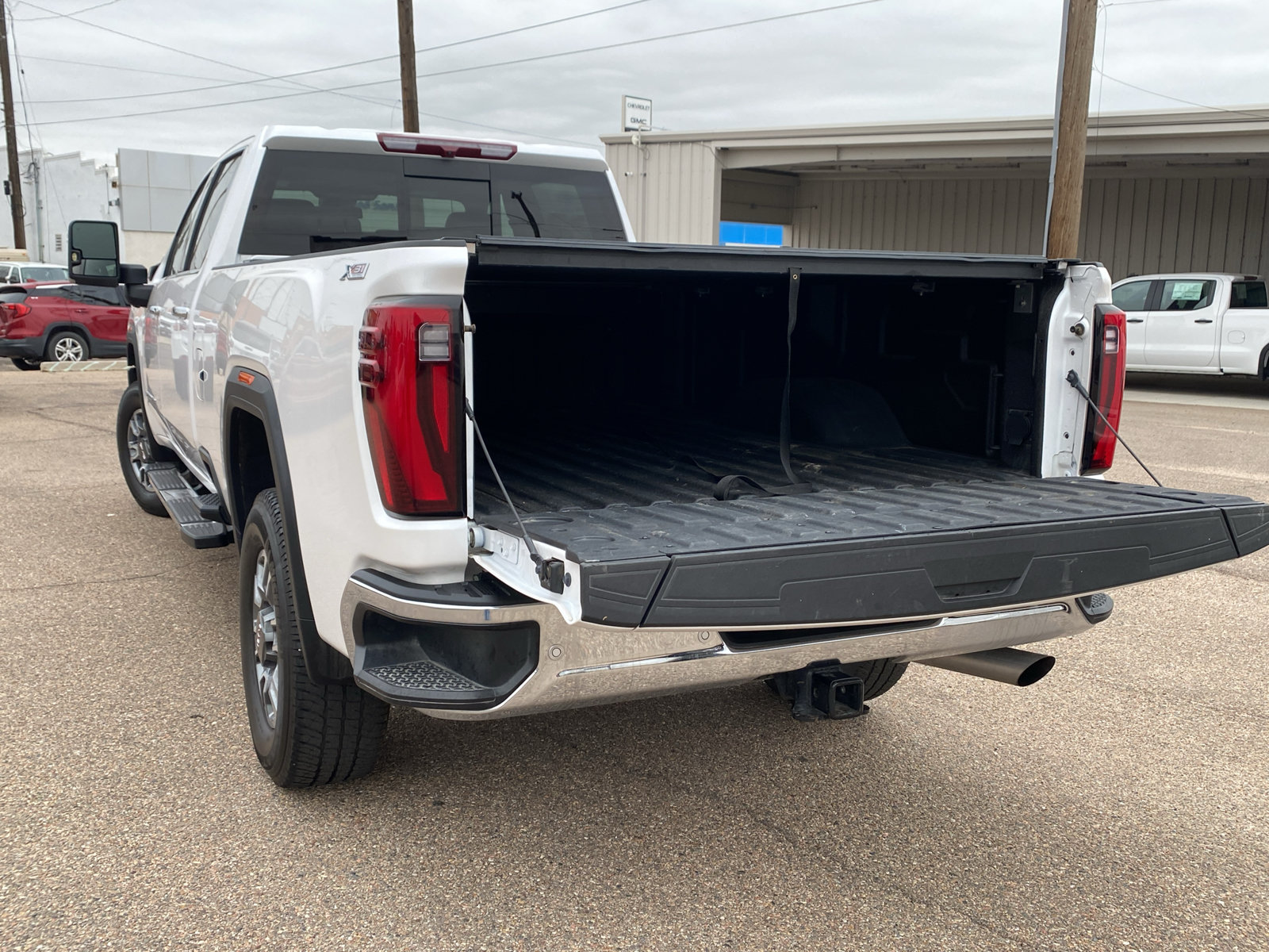 Used 2024 GMC Sierra 2500 SLT w/ SLT Premium Package AWD/4WD image 18