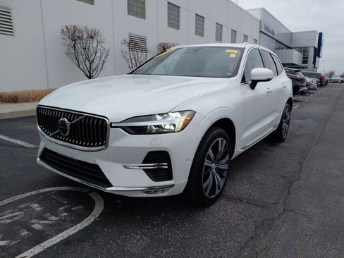 Used 2022 Volvo XC60 B5 Inscription w/ Advanced Package image 2