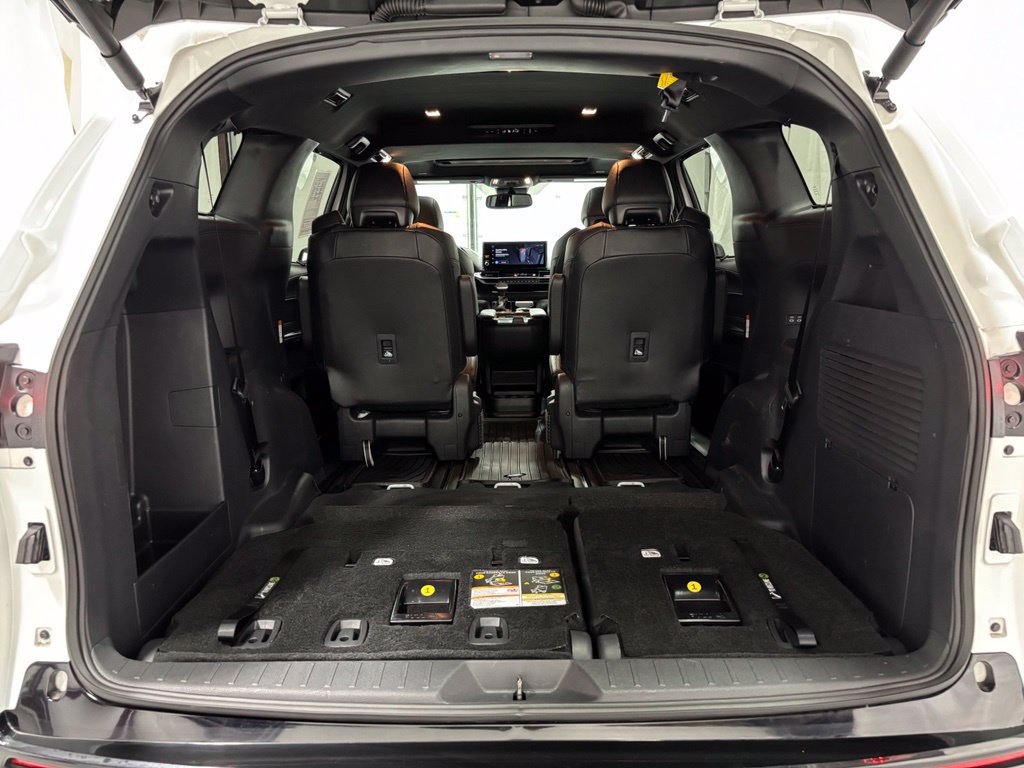 Used 2026 Toyota Sienna Limited FWD image 55