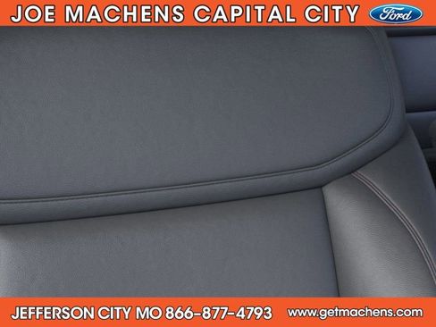 New 2026 Ford Expedition Active image 17