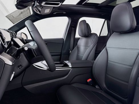 New 2026 Mercedes-Benz GLC 300 image 16