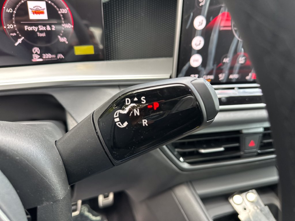 New 2026 Volkswagen Tiguan SE R-Line AWD/4WD image 17