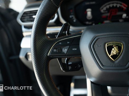 Used 2021 Lamborghini Urus AWD/4WD image 23