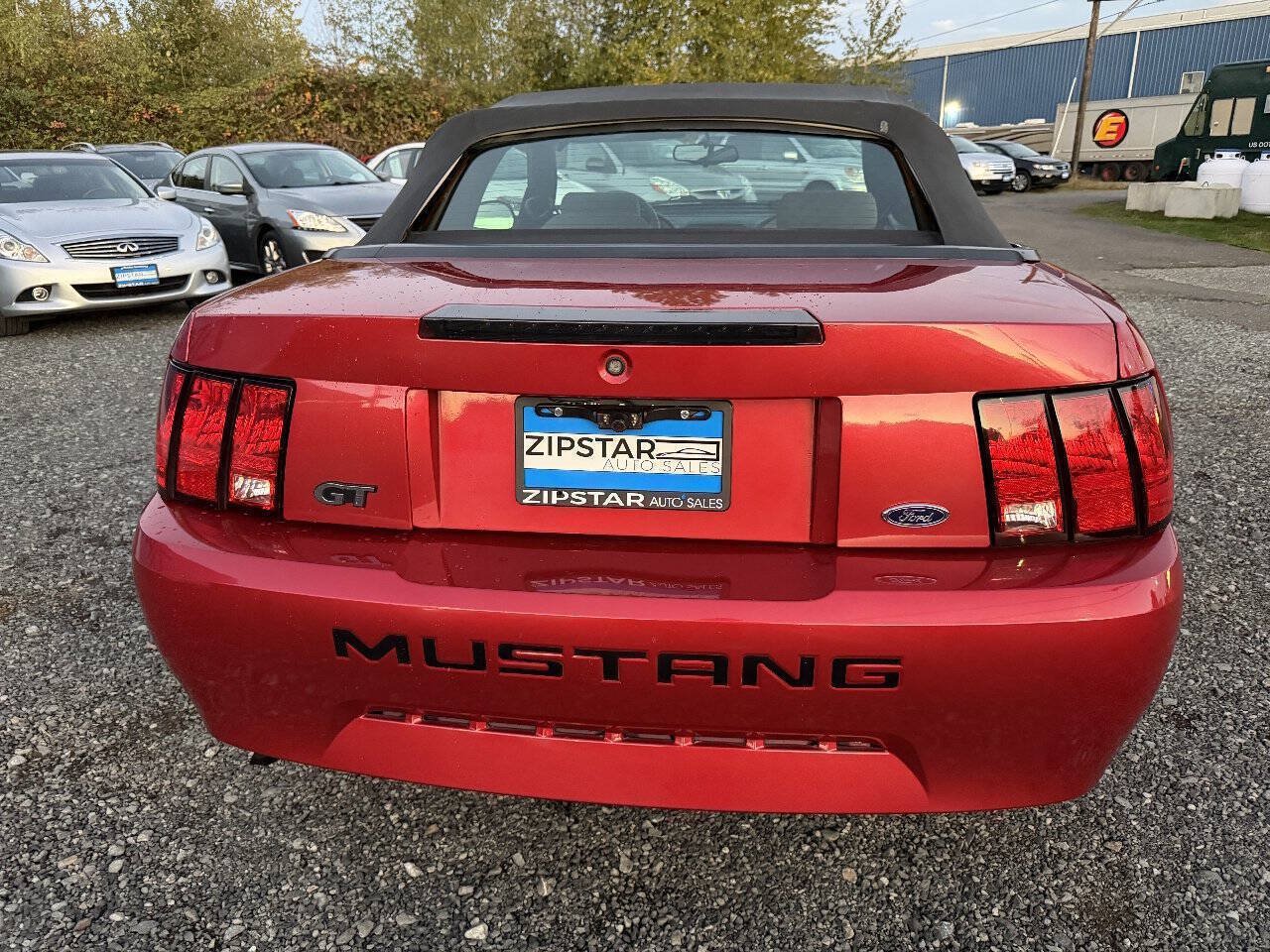 Used 2000 Ford Mustang Convertible RWD image 4
