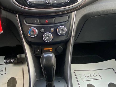 Used 2020 Chevrolet Trax LS w/ Tint and Cruise Package FWD image 31