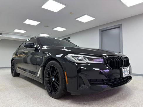 Used 2021 BMW 530i xDrive w/ Convenience Package AWD/4WD image 4