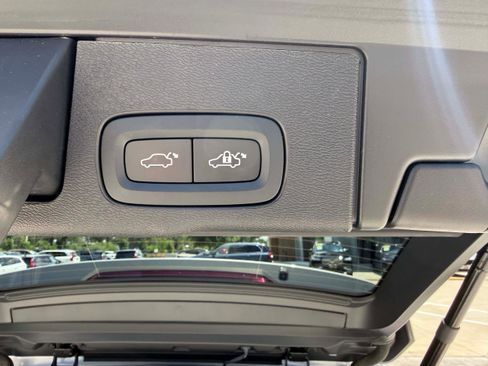 Certified 2023 Volvo XC60 B5 Plus w/ Protection Package Premier FWD image 29
