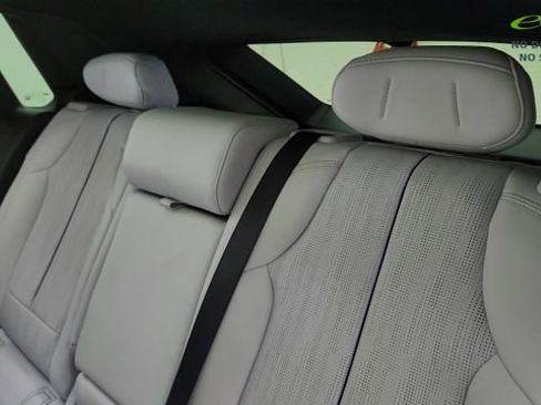 Used 2024 Cadillac Lyriq Luxury AWD/4WD image 31
