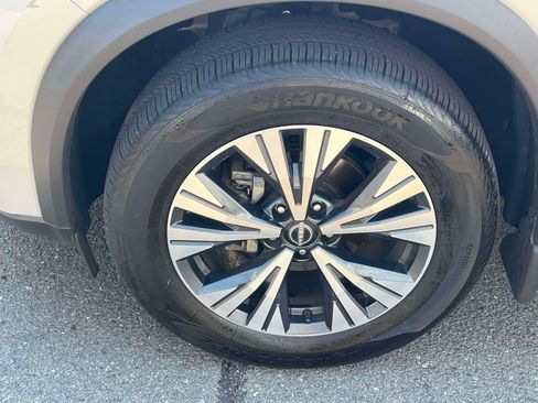 Used 2023 Nissan Rogue SV w/ SV Premium B Package AWD/4WD image 6