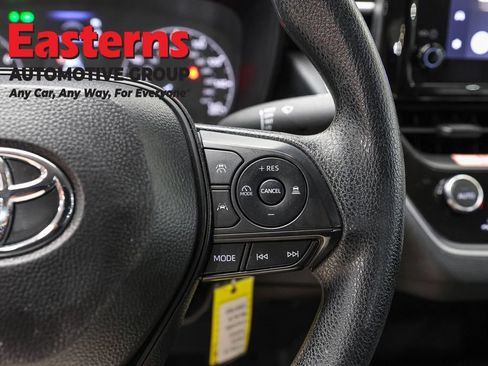 Used 2025 Toyota Corolla LE FWD image 15