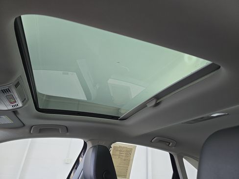 Certified 2025 Volkswagen Jetta SEL image 28