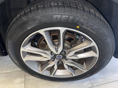 Used 2018 Volvo V60 T5 Cross Country Platinum image 13