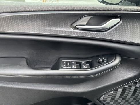 Used 2023 Jeep Grand Cherokee L Laredo image 7