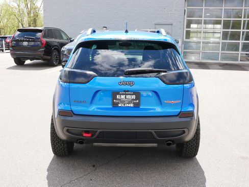 Used 2019 Jeep Cherokee Trailhawk AWD/4WD image 6