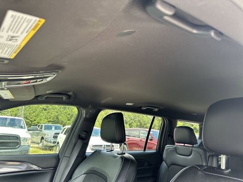 Used 2022 Jeep Grand Cherokee L Laredo image 35