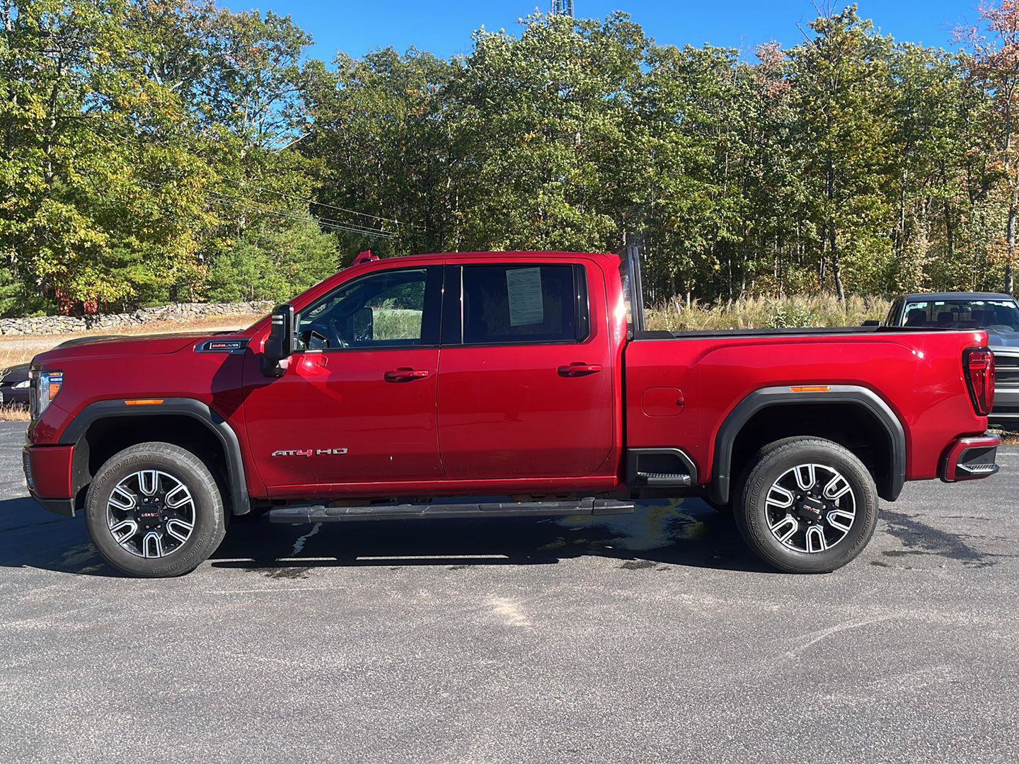 Used 2023 GMC Sierra 2500 AT4 w/ AT4 Preferred Package AWD/4WD image 2