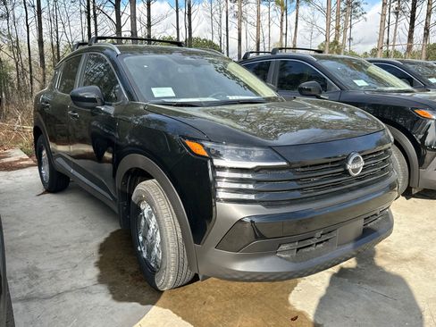 New 2026 Nissan Kicks SV w/ Cold Weather Package image 3