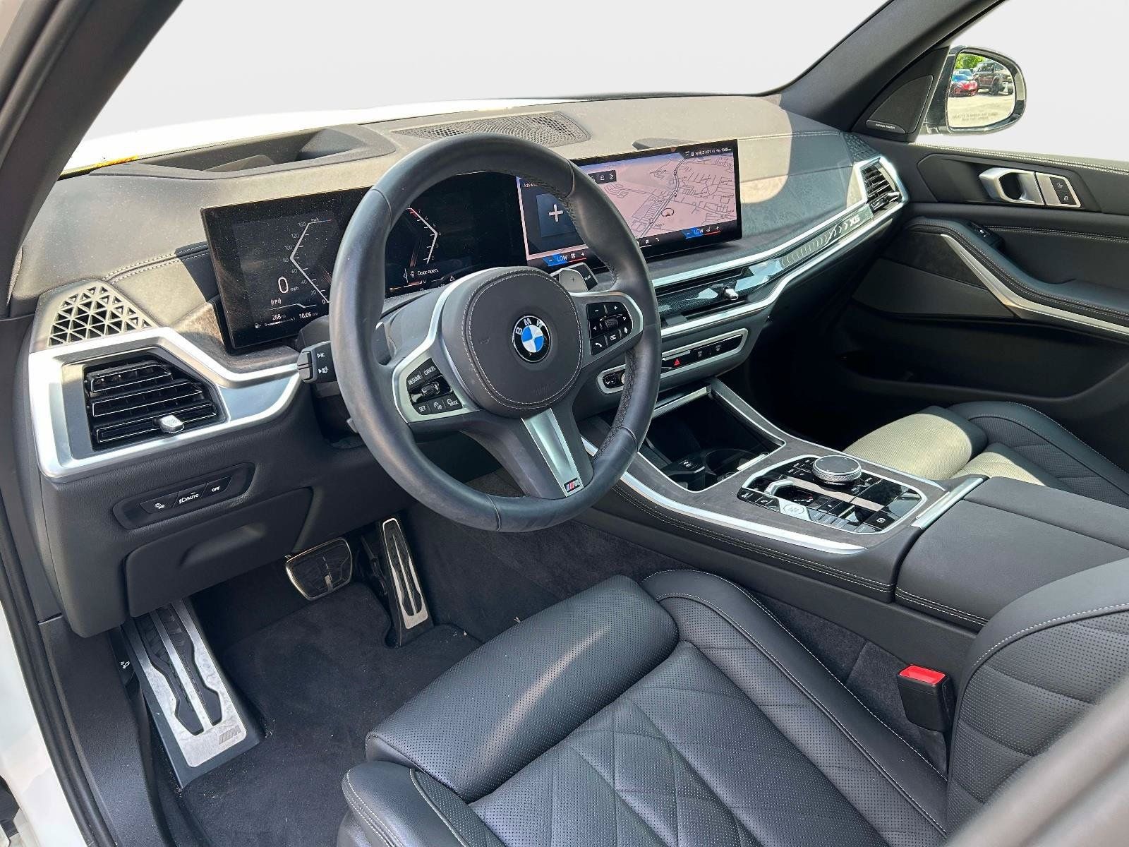 Used 2024 BMW X5 sDrive40i w/ M Sport Package RWD image 12