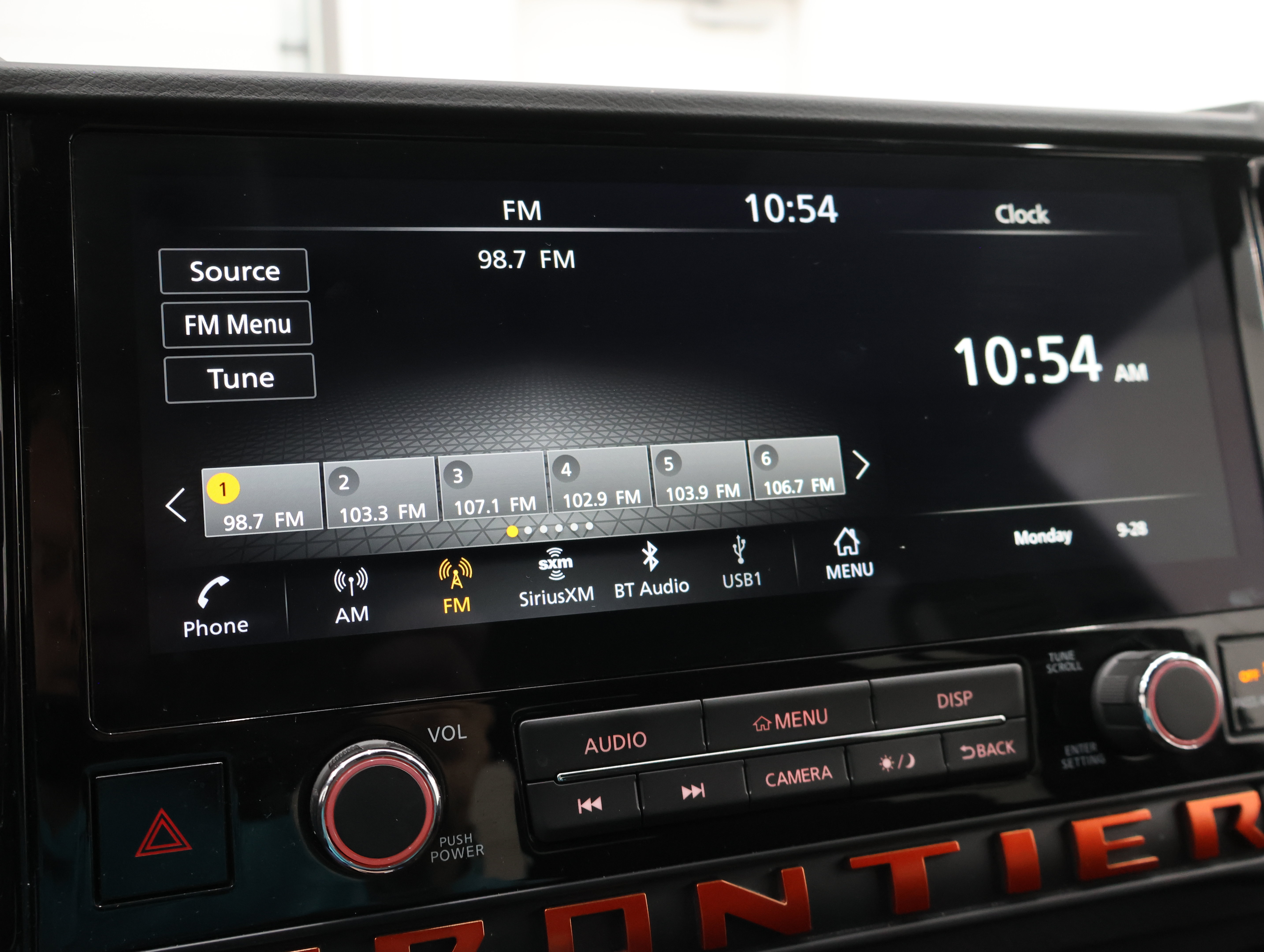 Used 2025 Nissan Frontier PRO-4X AWD/4WD image 49