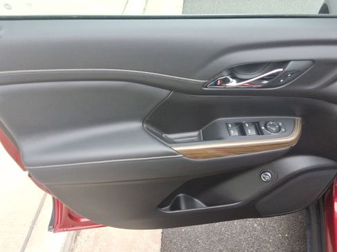 Used 2023 GMC Acadia SLE w/ Driver Convenience Package image 20