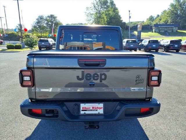 Used 2024 Jeep Gladiator Sport AWD/4WD image 6