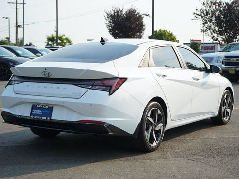 Certified 2021 Hyundai Elantra Limited w/ Cargo Package FWD image 6