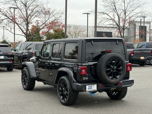 Used 2023 Jeep Wrangler Unlimited Sahara image 9