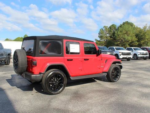 Used 2020 Jeep Wrangler Unlimited Sahara image 5