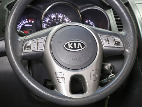 Used 2011 Kia Soul + image 6