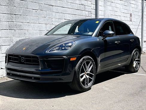 Certified 2023 Porsche Macan AWD/4WD image 1