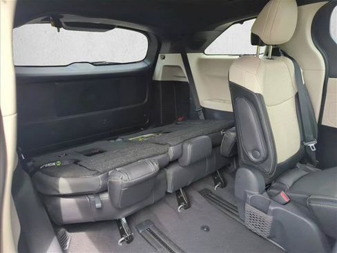 Certified 2025 Toyota Sienna Platinum AWD/4WD image 27