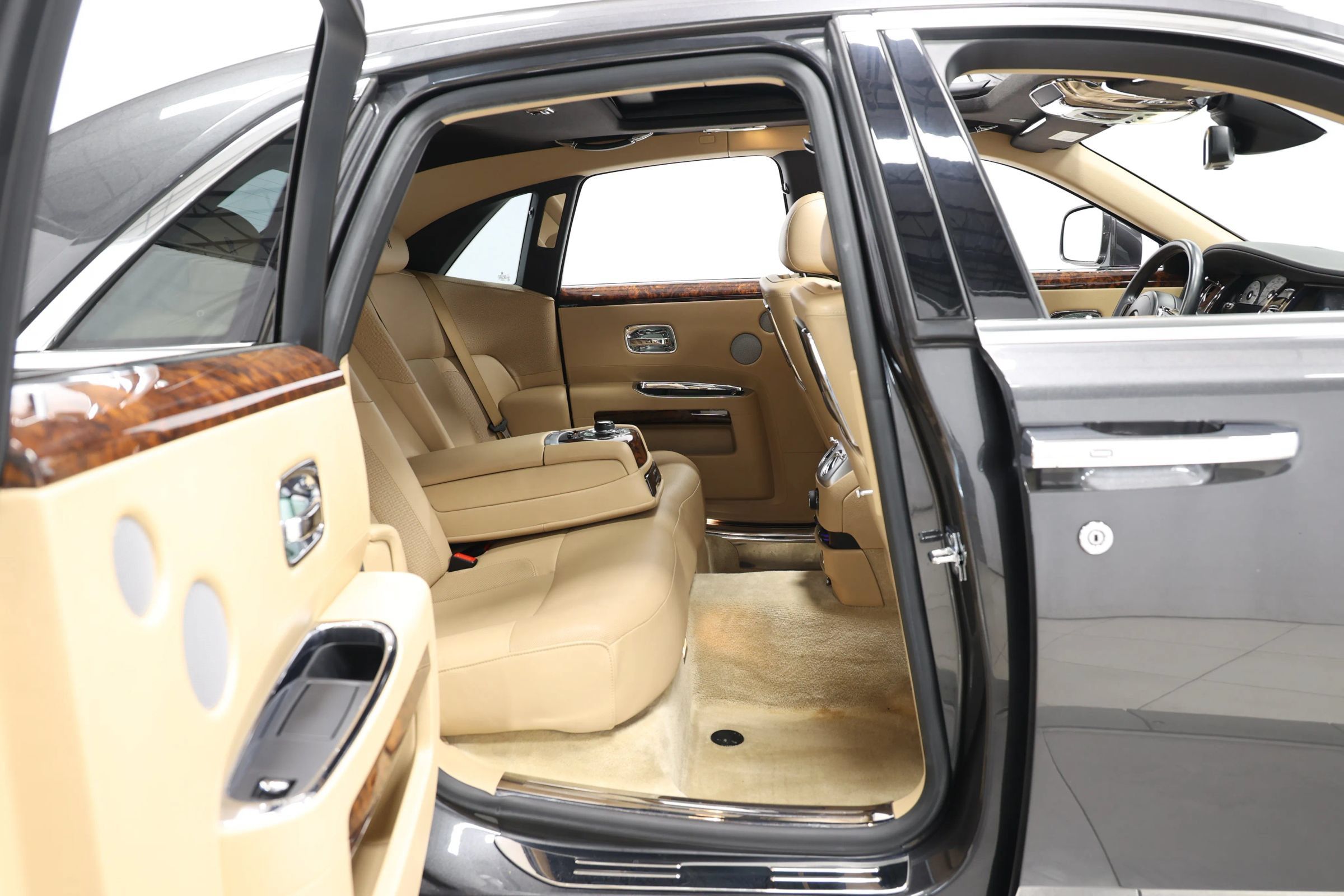 Used 2011 Rolls-Royce Ghost RWD image 84