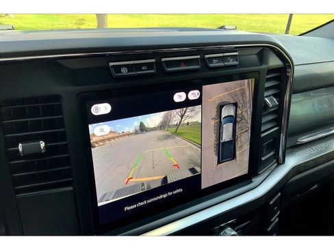 Used 2024 Ford F350 Lariat image 23