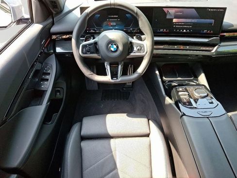 Used 2025 BMW 530i xDrive 530i xDrive image 11