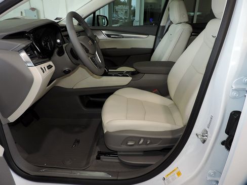 New 2026 Cadillac XT5 Premium Luxury w/ Driver Assist Package FWD image 16