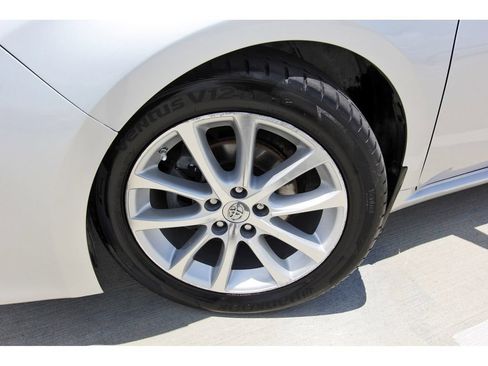 Used 2013 Toyota Avalon Limited FWD image 32