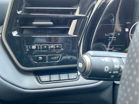 Used 2025 Lexus TX 500h AWD w/ Technology Package image 23