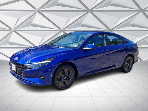 Used 2023 Hyundai Elantra SEL FWD image 5
