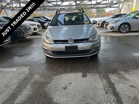Used 2016 Volkswagen Golf SE image 2