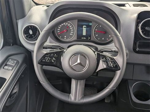 Used 2025 Mercedes-Benz Sprinter 2500 image 18