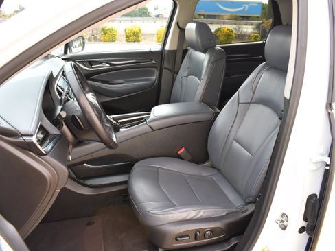 Used 2021 Buick Enclave Essence FWD image 11